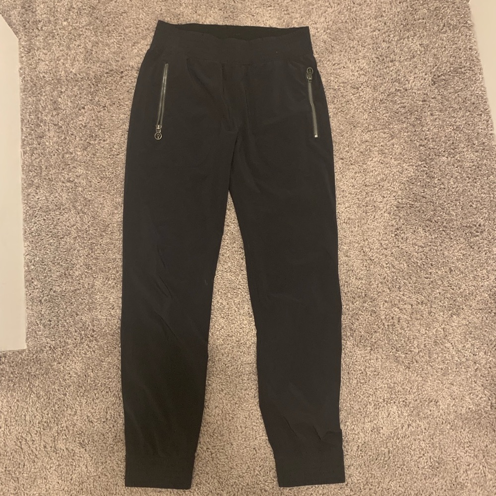Black Ivivva sweat pants